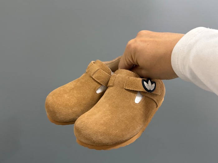 Trefoil Velcro Suede Casual Shoes for Kids 3 colors 29288743