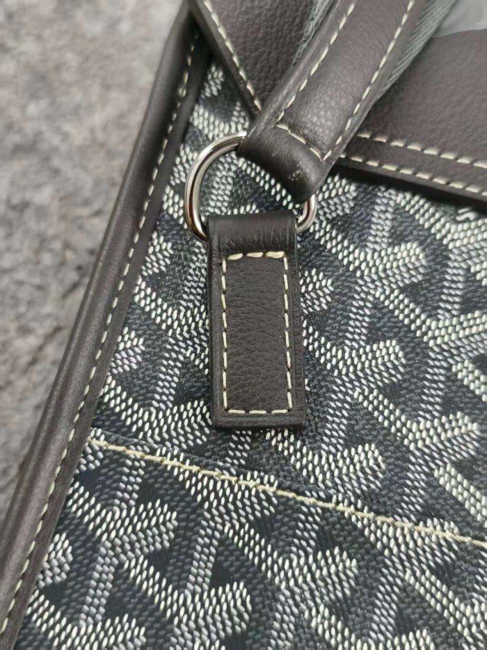 1:1 qualituy verson Adjustable Strap & Flap Closure Coursier Crossbody Messenger 5 colors 29105300