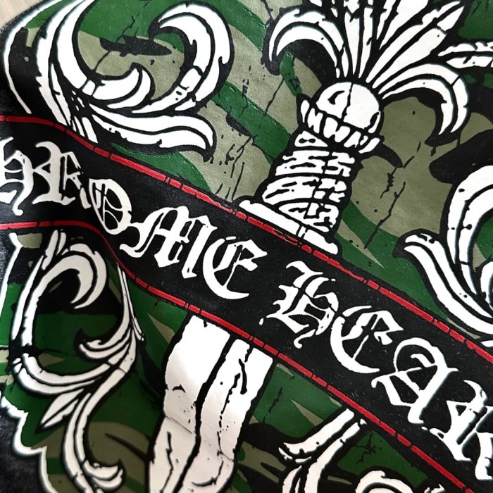 1:1 quality version Camo Crack Sword Vine V Neck Print Tee 2 colors for girls 29306362