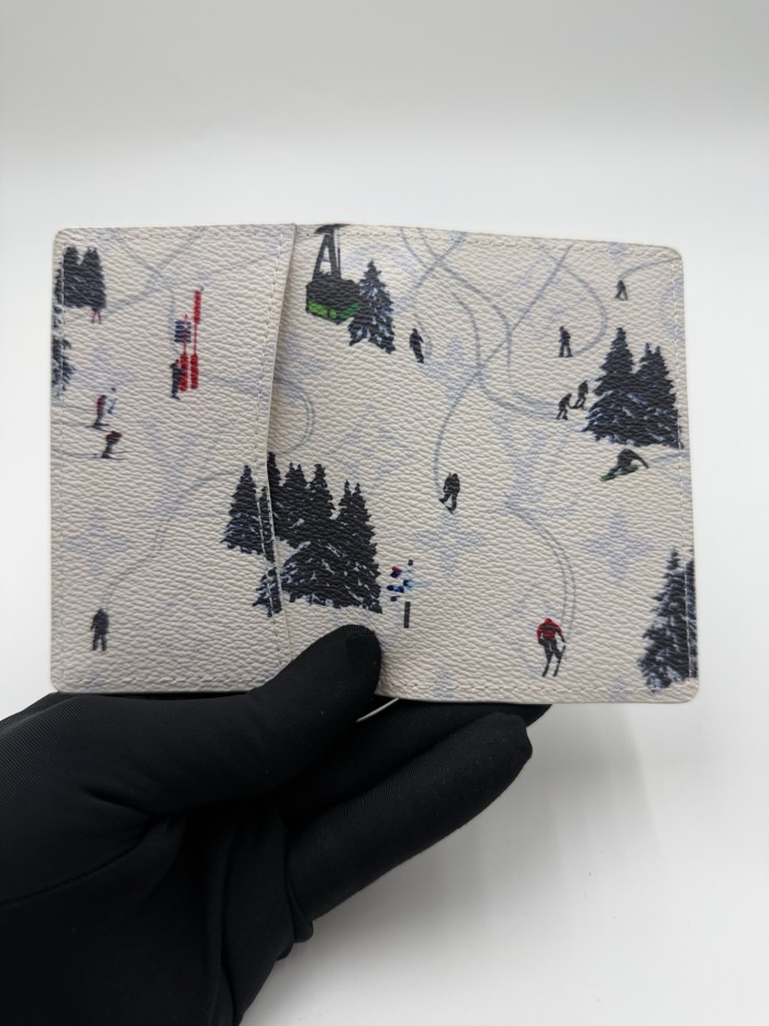 Seasonal Sports Scene Graphic Bifold Card Case 4 colors 29306356