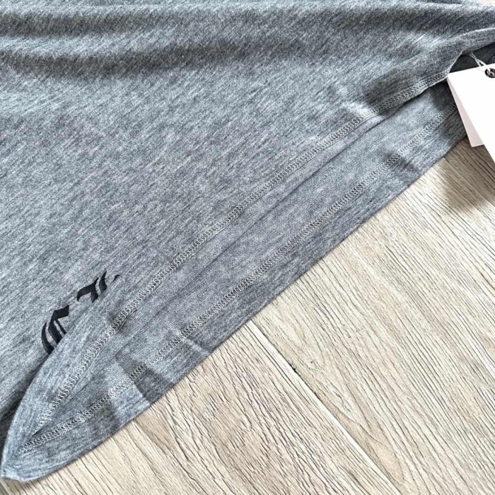1:1 quality version Camo Crack Sword Vine V Neck Print Tee 2 colors for girls 29306362