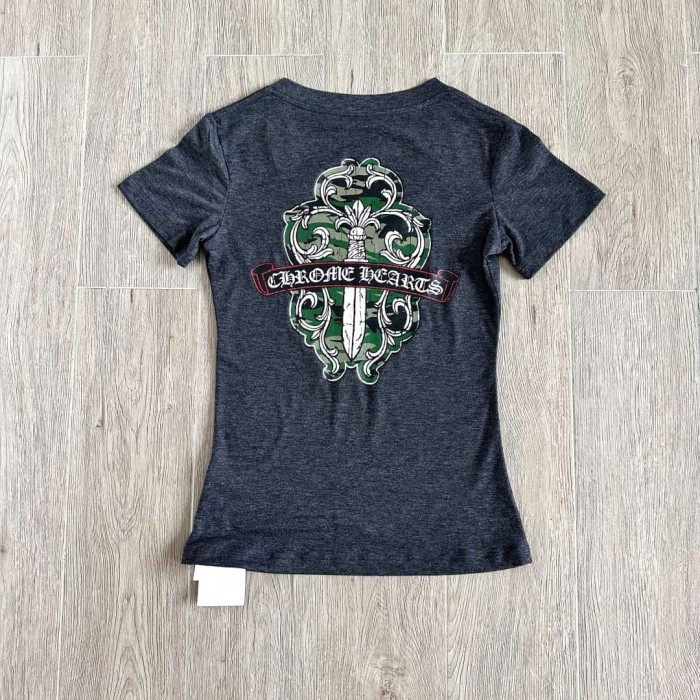 1:1 quality version Camo Crack Sword Vine V Neck Print Tee 2 colors for girls 29306362