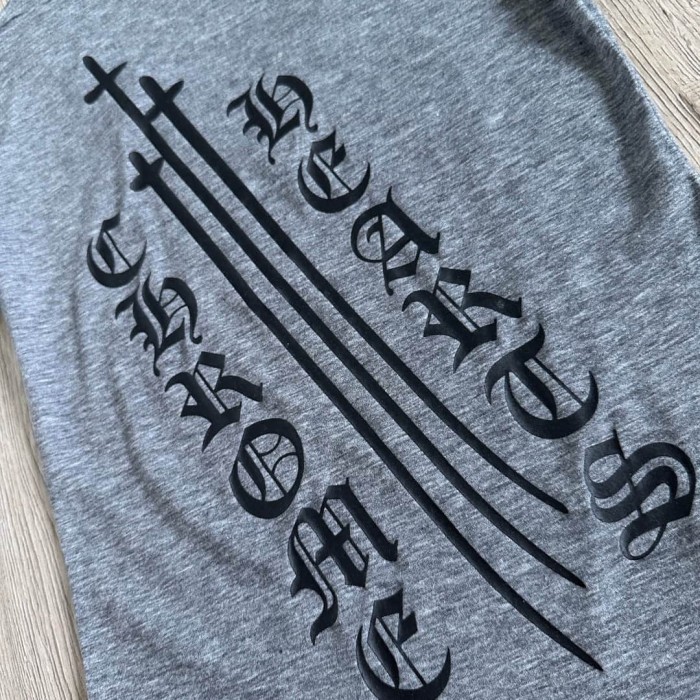 1:1 quality version Sanskrit Sword Print On Back V Neck Tee for girls 29306367