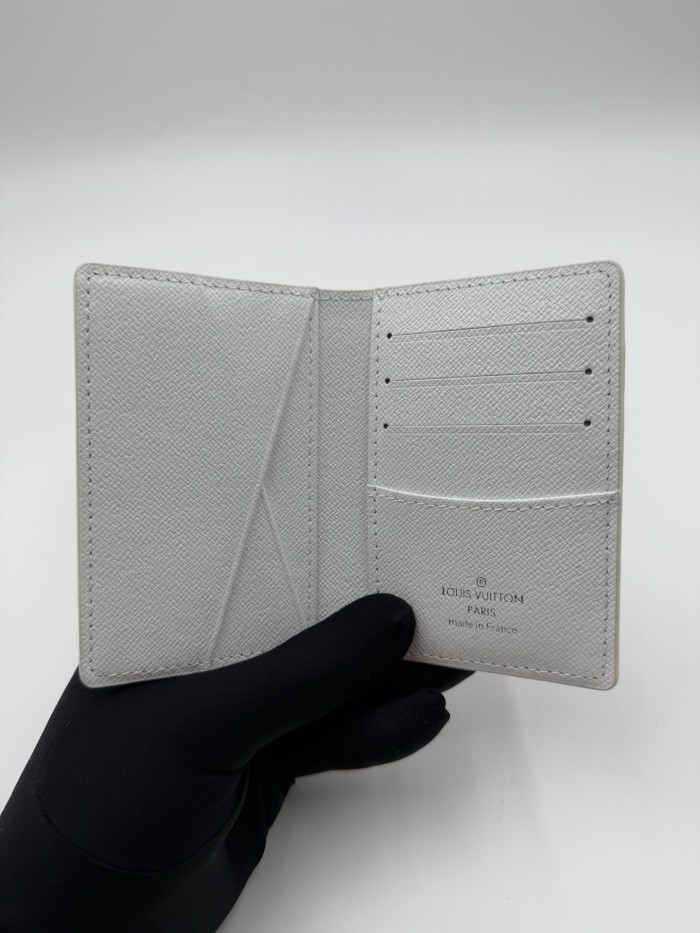 Seasonal Sports Scene Graphic Bifold Card Case 4 colors 29306356