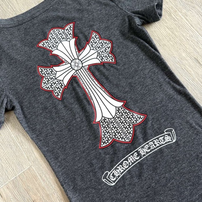 1:1 quality version Window Grille Cross Print On Back V Neck Tee for girls 29306363