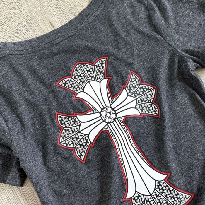 1:1 quality version Window Grille Cross Print On Back V Neck Tee for girls 29306363