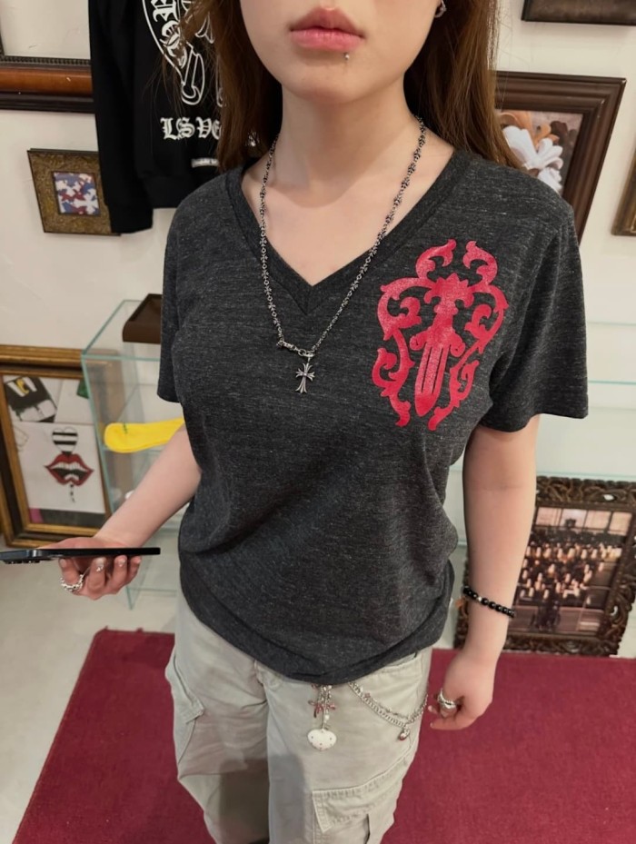1:1 quality version Sword Vine Red Cross V Neck Print Tee for girls 29306361
