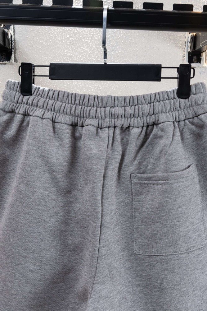 Streetwear Leather Cross Patch Applique Embroidery Elastic Drawstring Baggy Sweat Shorts 2 colors 29306496