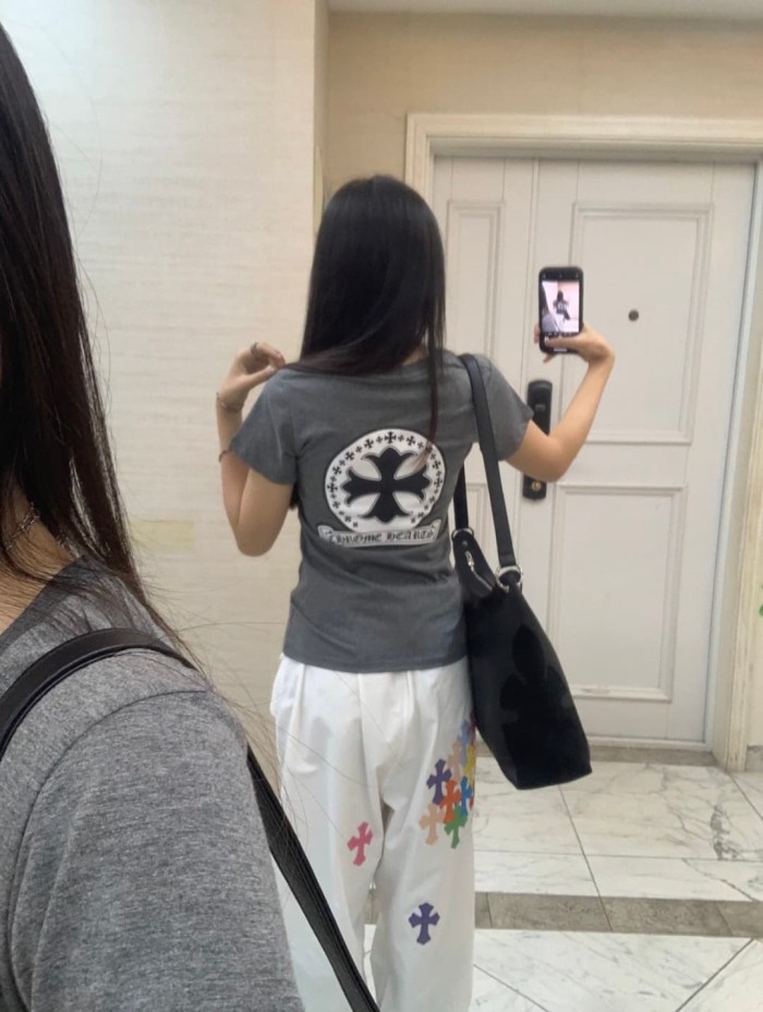 1:1 quality version Round Cross Flower Print On Back V Neck Tee for girls 29306364