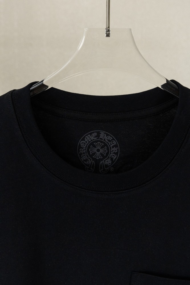 1:1 quality version Front Chest Pocket Gothic Script Logo Back Big Ornate Cross Print T-shirt 2 colors 29306865