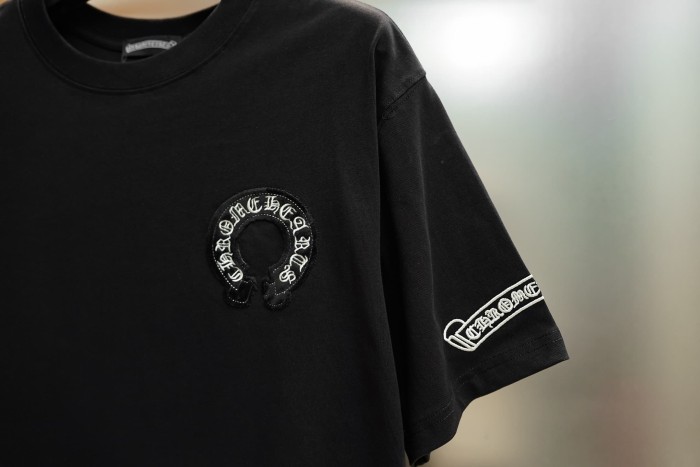 1:1 quality version Gothic Letter Print Back Full Circular Horseshoe Cross Embroidery Print T-shirt 2 colors 29306923