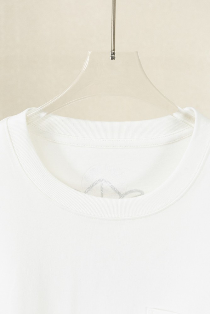 1:1 quality version Front Chest Pocket Gothic Script Logo Back Big Ornate Cross Print T-shirt 2 colors 29306865
