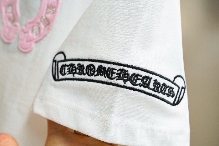 1:1 quality version Gothic Letter Print Back Full Circular Horseshoe Cross Embroidery Print T-shirt 2 colors 29306923