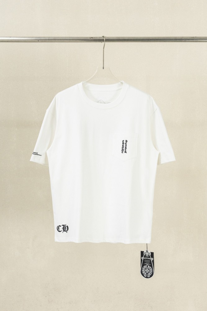 1:1 quality version Front Chest Pocket Gothic Script Logo Back Big Ornate Cross Print T-shirt 2 colors 29306865