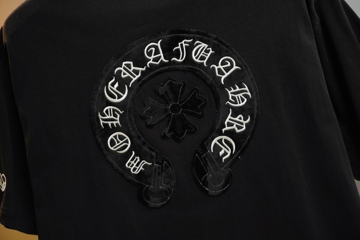 1:1 quality version Gothic Letter Print Back Full Circular Horseshoe Cross Embroidery Print T-shirt 2 colors 29306923