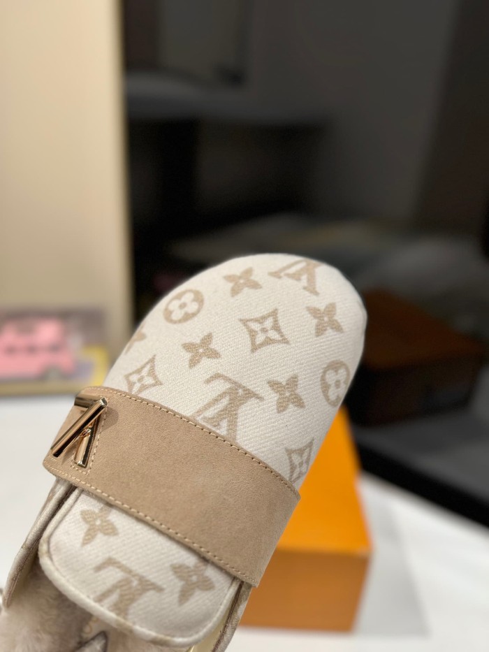 1:1 quality version Embossed Metal Logo Buckle Closed Toe Mule Slides 7 colors 29319389