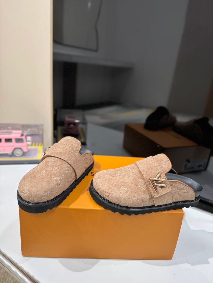 1:1 quality version Embossed Metal Logo Buckle Closed Toe Mule Slides 7 colors 29319389
