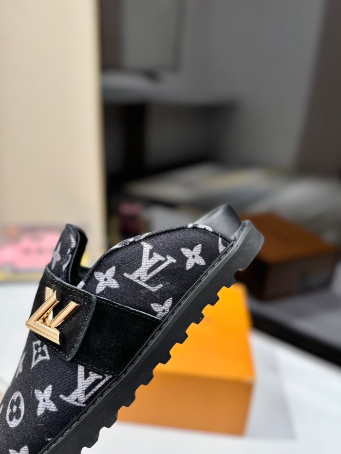 1:1 quality version Embossed Metal Logo Buckle Closed Toe Mule Slides 7 colors 29319389