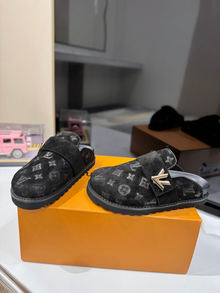 1:1 quality version Embossed Metal Logo Buckle Closed Toe Mule Slides 7 colors 29319389
