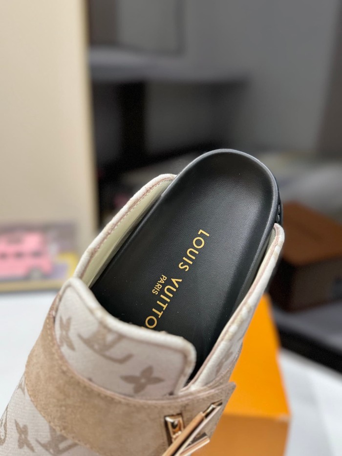 1:1 quality version Embossed Metal Logo Buckle Closed Toe Mule Slides 7 colors 29319389