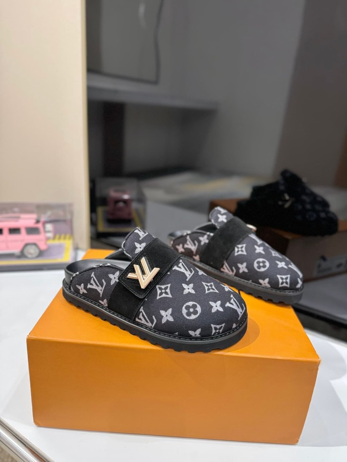1:1 quality version Embossed Metal Logo Buckle Closed Toe Mule Slides 7 colors 29319389