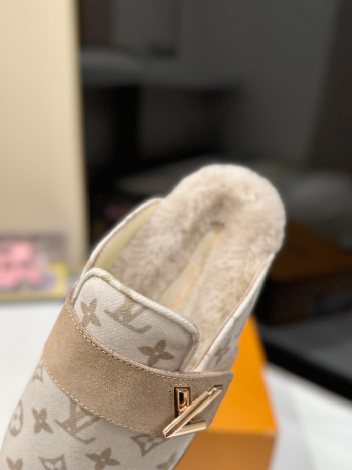1:1 quality version Embossed Metal Logo Buckle Closed Toe Mule Slides 7 colors 29319389