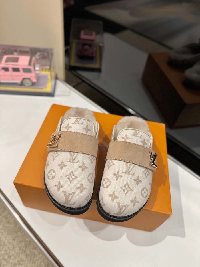 1:1 quality version Embossed Metal Logo Buckle Closed Toe Mule Slides 7 colors 29319389