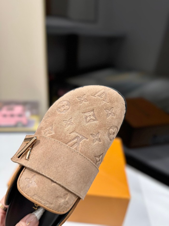 1:1 quality version Embossed Metal Logo Buckle Closed Toe Mule Slides 7 colors 29319389