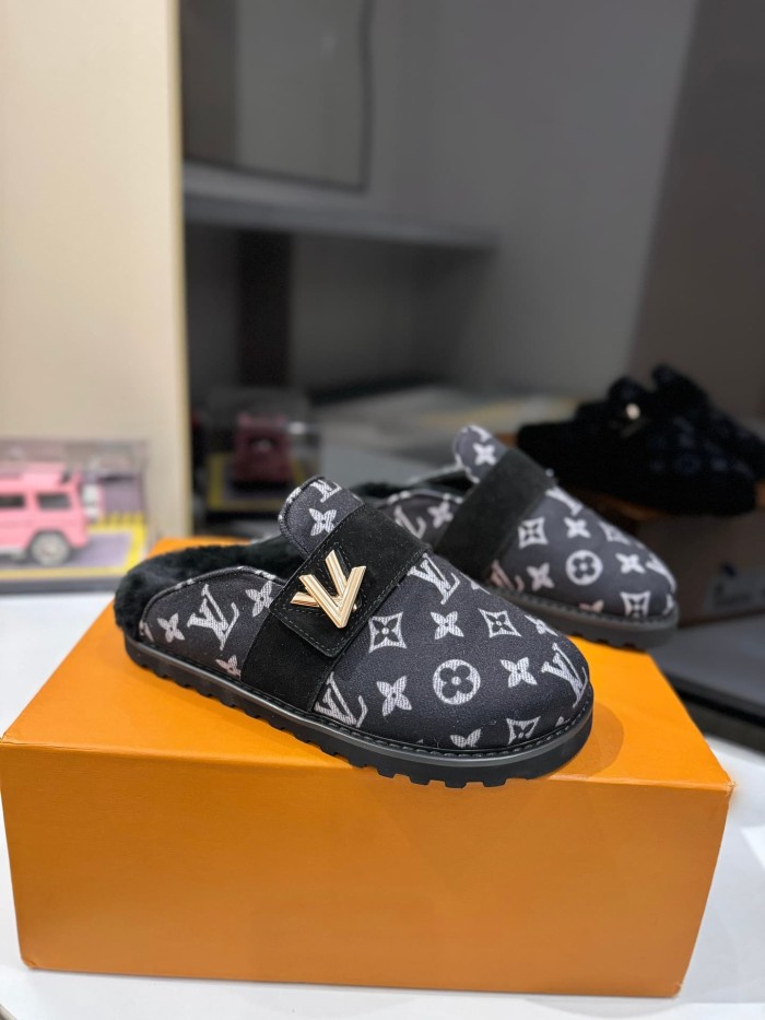 1:1 quality version Embossed Metal Logo Buckle Closed Toe Mule Slides 7 colors 29319389