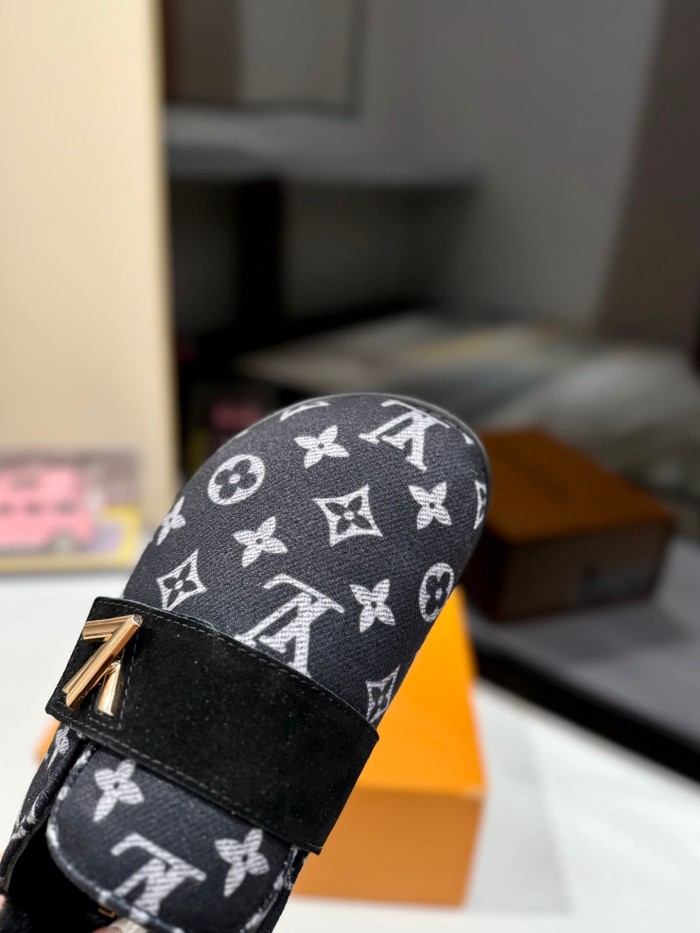 1:1 quality version Embossed Metal Logo Buckle Closed Toe Mule Slides 7 colors 29319389