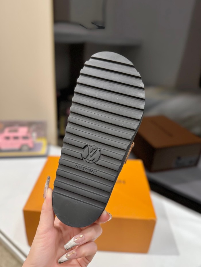 1:1 quality version Embossed Metal Logo Buckle Closed Toe Mule Slides 7 colors 29319389