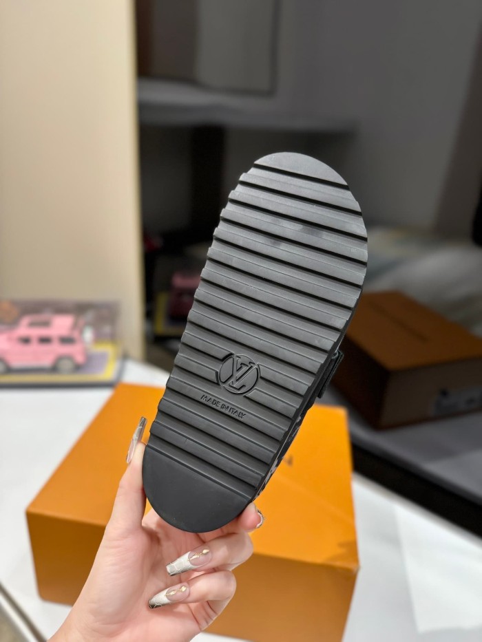 1:1 quality version Embossed Metal Logo Buckle Closed Toe Mule Slides 7 colors 29319389