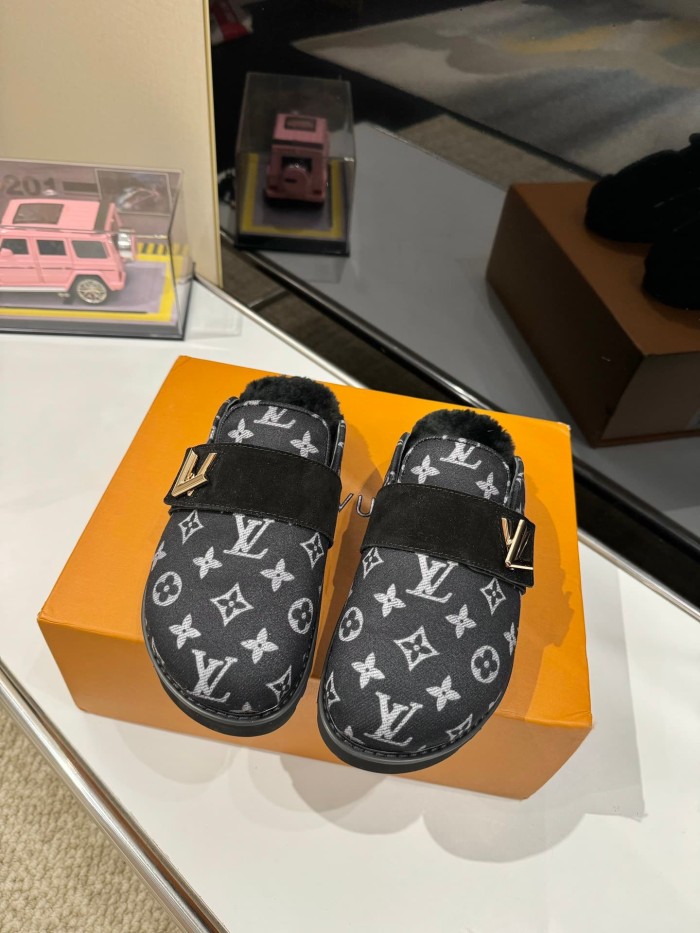 1:1 quality version Embossed Metal Logo Buckle Closed Toe Mule Slides 7 colors 29319389