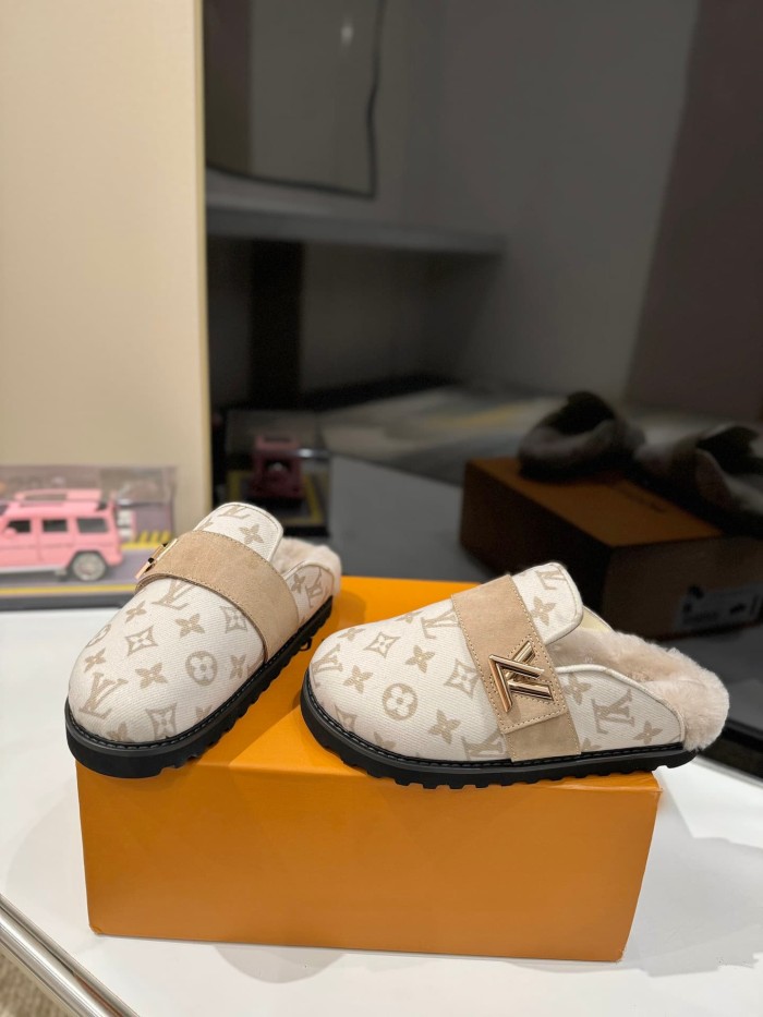 1:1 quality version Embossed Metal Logo Buckle Closed Toe Mule Slides 7 colors 29319389
