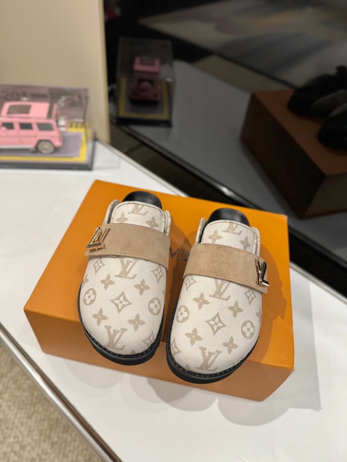 1:1 quality version Embossed Metal Logo Buckle Closed Toe Mule Slides 7 colors 29319389