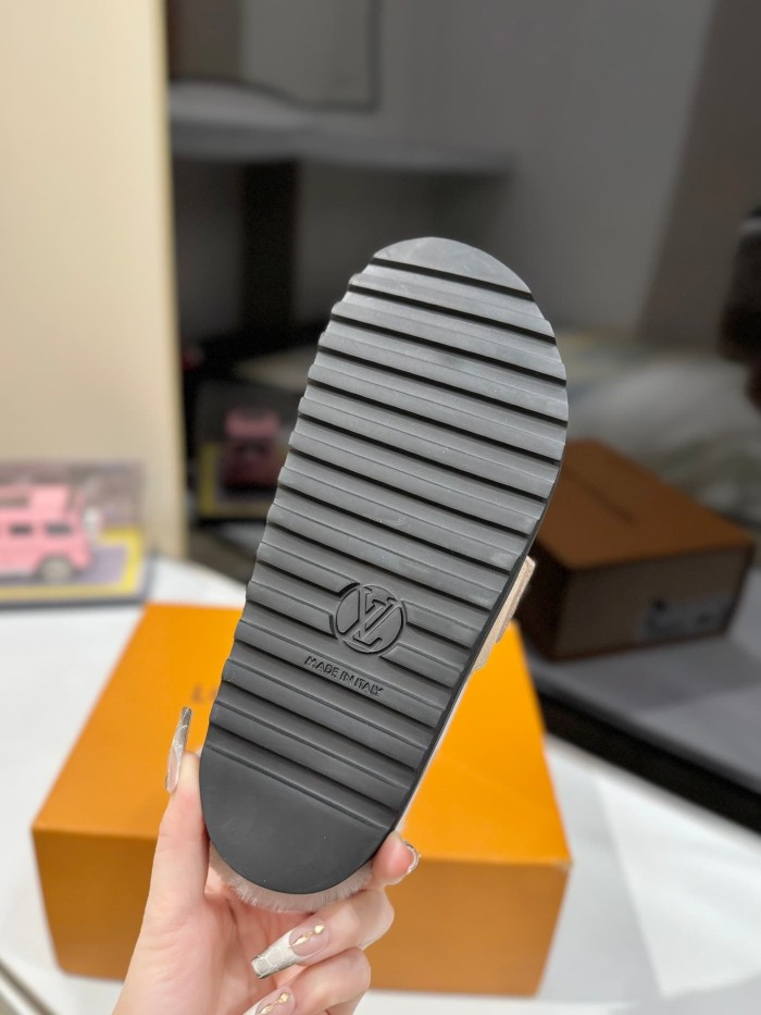 1:1 quality version Embossed Metal Logo Buckle Closed Toe Mule Slides 7 colors 29319389