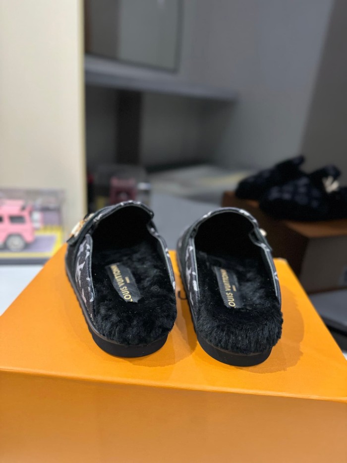 1:1 quality version Embossed Metal Logo Buckle Closed Toe Mule Slides 7 colors 29319389