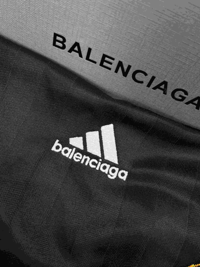 1:1 quality version Black Vertical Stripe V Neck White Trim Raglan Sleeve Soccer Jersey Multi Logo Badge Print Quick Dry T-shirt 29321107