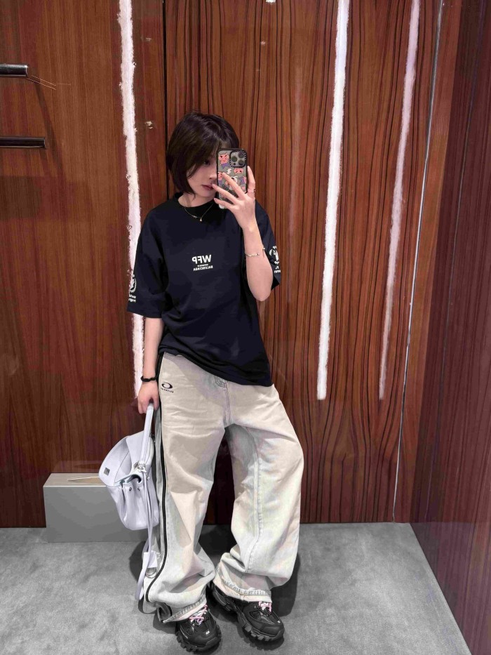 1:1 quality version WFP Small Text Logo Single Side Wheat Crest Cuff Print Back Large Paragraph English Instruction Slogan T-shirt 2 colors 29321430
