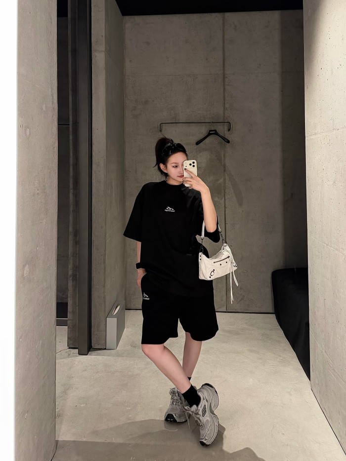 1:1 quality version Curved Line Small Logo Back Neck Tiny Letter Print Oversized T-shirt 2 colors 29321453