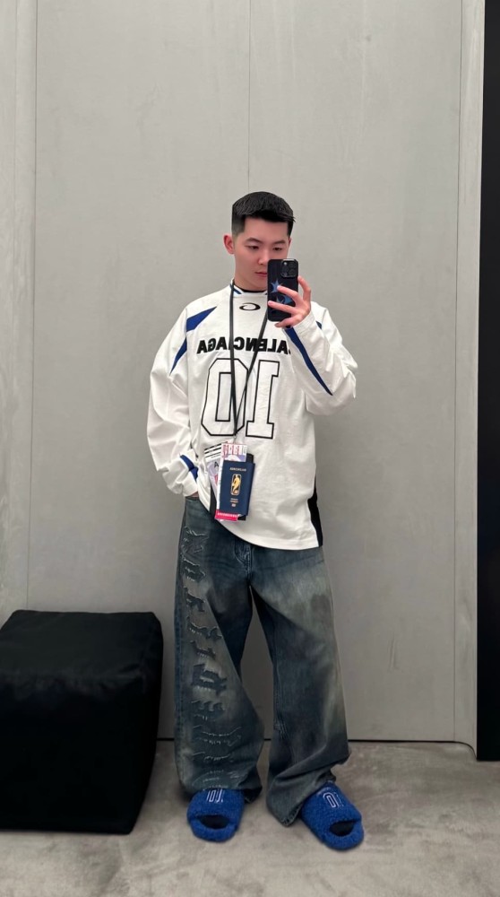 1:1 quality version Heavy Wash Gradient Yellowed Bleach Side Vertical Thorn Gothic Font Patch Stitch High Waist Denim Pants 29321480