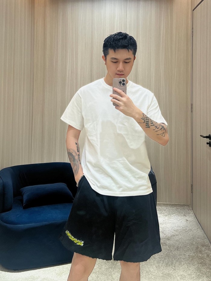 1:1 quality version Drawstring Elastic Waist Raw Edge Hem Cracked Yellow Green Paint Letter Print Wide Leg Five Inch Athletic Sweat Shorts 29321180