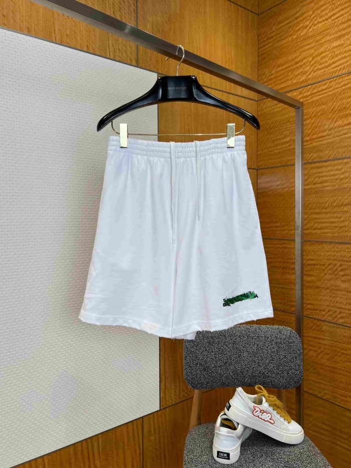 1:1 quality version  Drawstring Elastic Waist Raw Edge Hem Cracked Green Paint Letter Print Wide Leg Five Inch Athletic Sweat Shorts 29321419