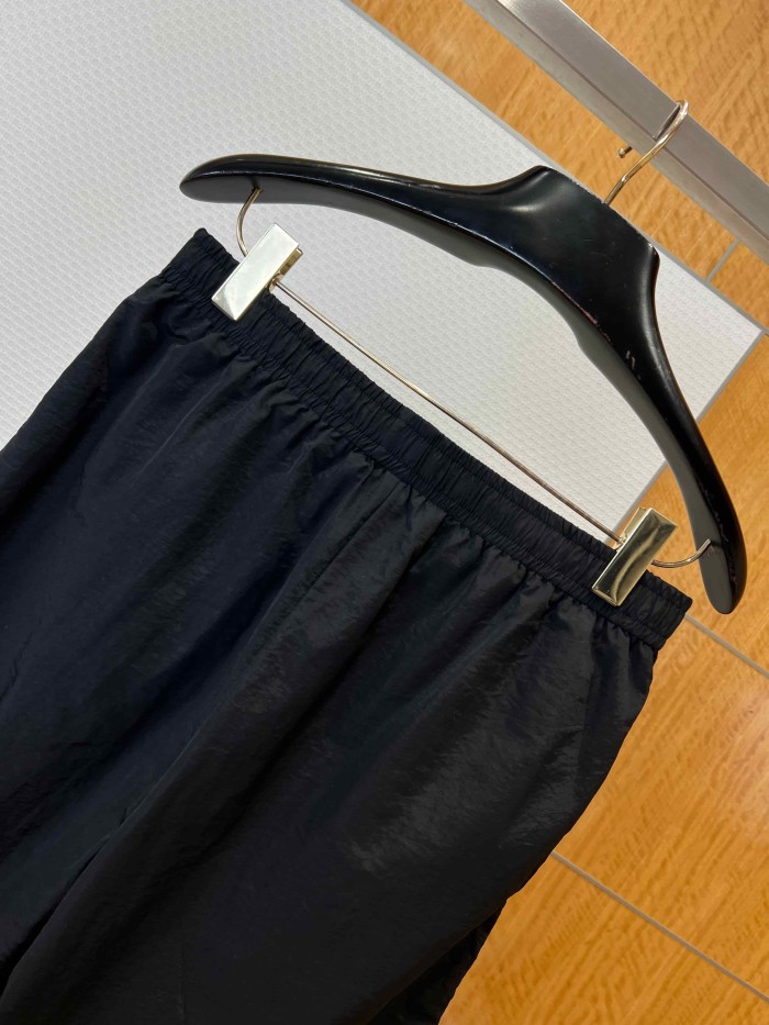 1:1 quality version Crinkle Quick Dry Fabric Drawstring Elastic Waist Curved Small Logo Letter Print Five Inch Athletic Shorts 29321121