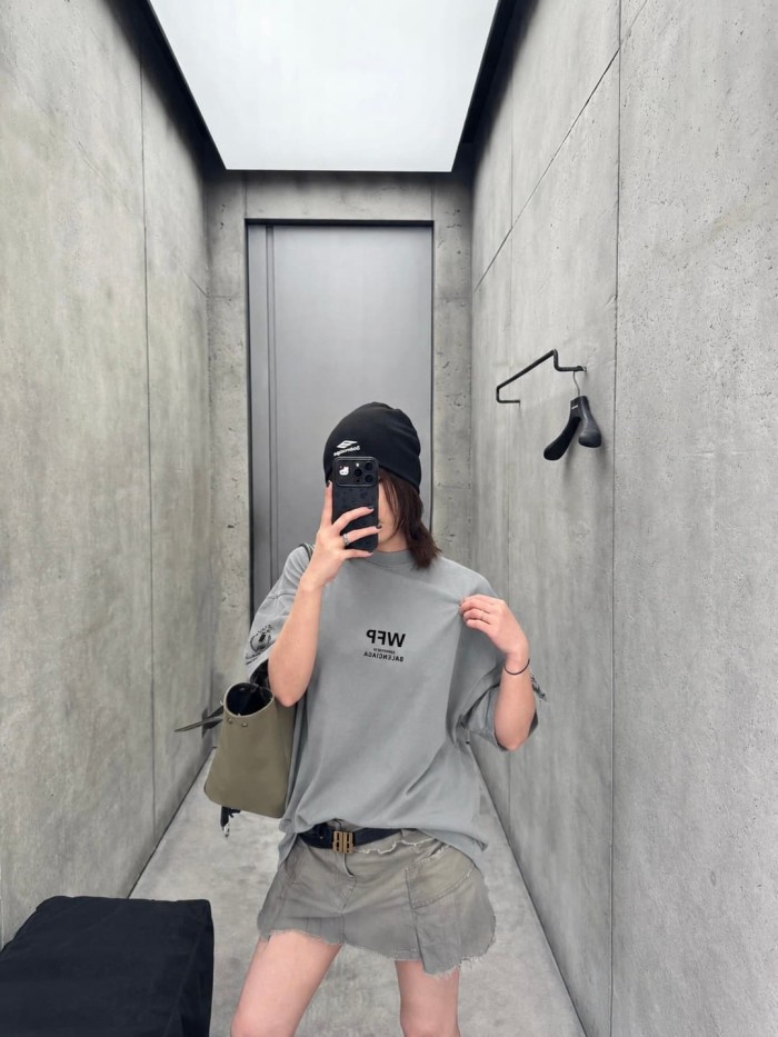 1:1 quality version WFP Small Text Logo Single Side Wheat Crest Cuff Print Back Large Paragraph English Instruction Slogan T-shirt 2 colors 29321430