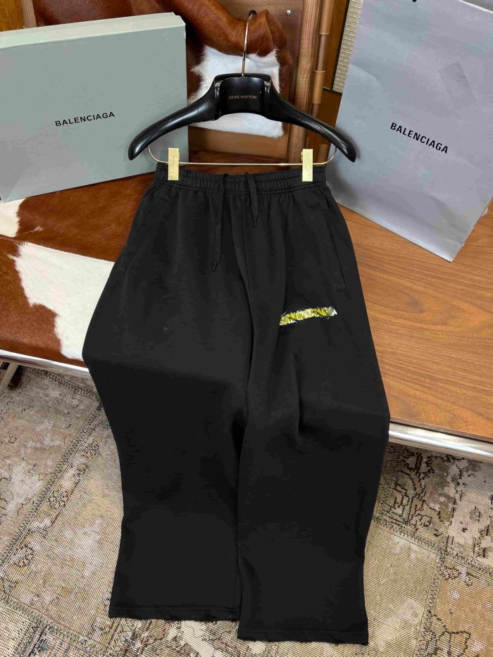 1:1 quality version Drawstring Elastic Waist Raw Edge Hem Cracked Yellow White Paint Letter Print Wide Leg Straight Floor Length Sweatpants 29321136