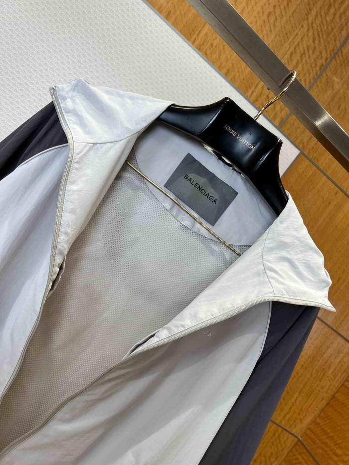 1:1 quality version Raglan Hooded Sun Protection Jacket Double Front Zipper Curved Small Logo Print Lightweight Breathable Sun Coat 29321122