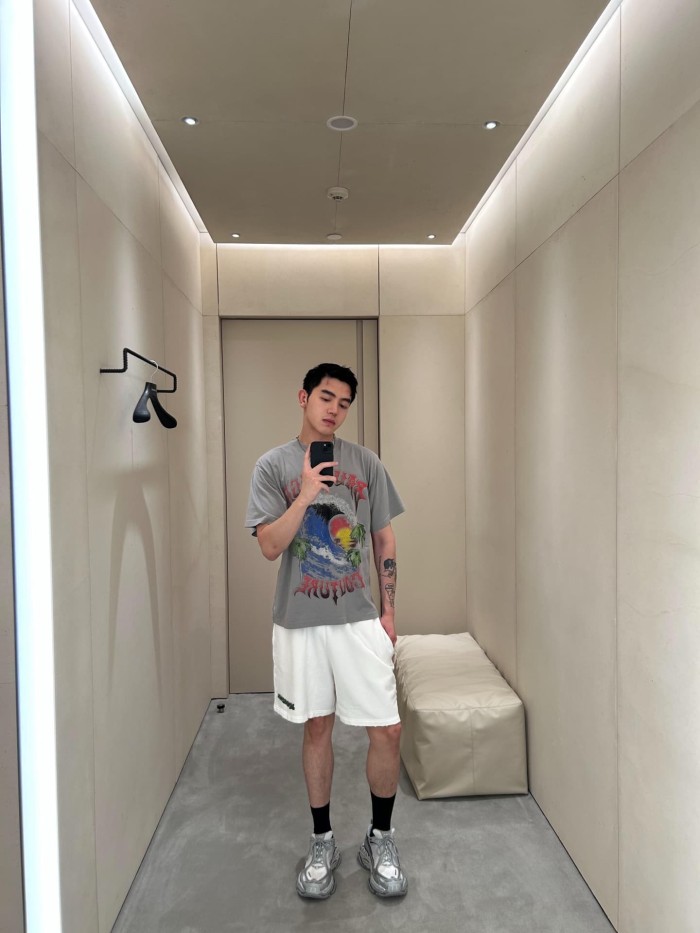 1:1 quality version  Drawstring Elastic Waist Raw Edge Hem Cracked Green Paint Letter Print Wide Leg Five Inch Athletic Sweat Shorts 29321419