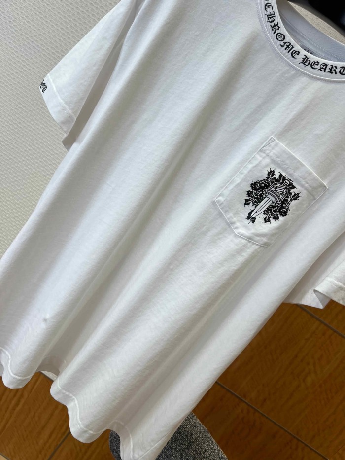 1:1 quality version Neck Wrap Gothic Letter Pocket Dagger Floral Print Back Scroll Cursive Font Oversized T-shirt 2 colors 29321079