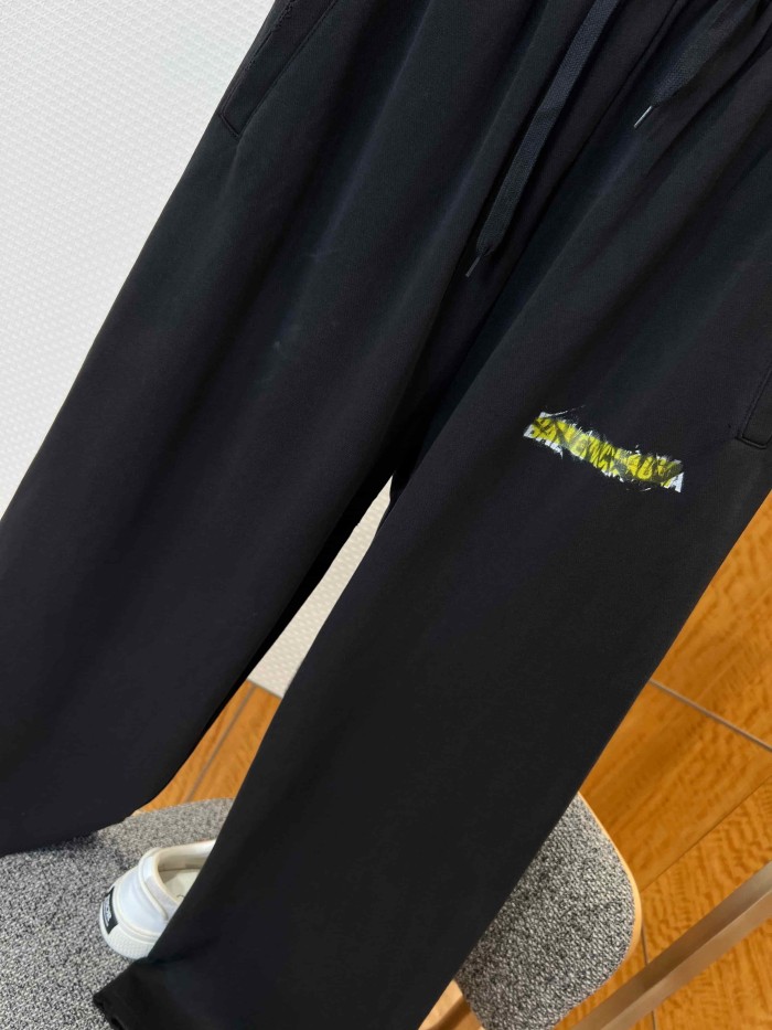 1:1 quality version Drawstring Elastic Waist Raw Edge Hem Cracked Yellow White Paint Letter Print Wide Leg Straight Floor Length Sweatpants 29321136